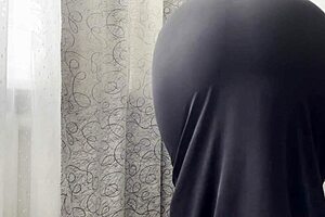 Hot Algerian Milf Masturbates While Cleaning House