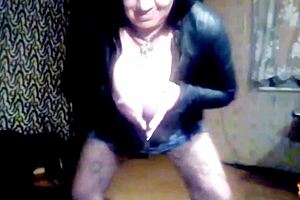 I Watch This Horny Milf Klaudiaambergirl Do An Erotic Dance And Masturbatin Hotly