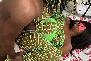 Desperate Pussy Fucking Without Condom In Rain?