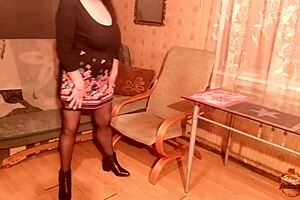 Imagine cum dripping on her ass right after she masturbates, KlaudiaAmbergirl's solo scene is so suggestive.