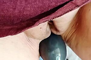 हे देख मेरी बड़ी पैनियर्स मैच्योर घरेलू चूत टीज में चमकाती