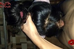 sexy charapita mamando y cogiendo en la escalera, assfucking oral anal homemade