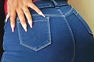 Having wild sex with my husband until I finish, learn to please your wife.