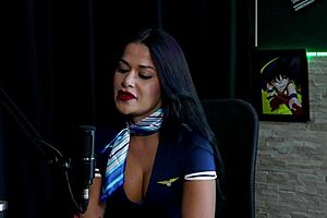 Morena gostosa strips, shows gorgeous tits despite hating exposure - Tifany Rocha swings!