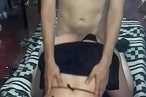 Mujer policia coge con desconocido despues de la fiesta.