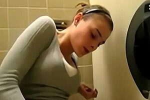 i cummin quickly in the toilet