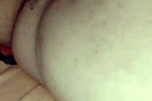 Perra Madura Se Masturba con Su Consolador