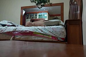 The young woman gives herself to the 54-year-old sugar daddy with thick dick and makes me push