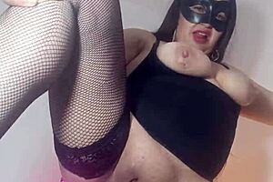 my neighbor slut sends videos despite my wife nearby, what a tease, I want her bad