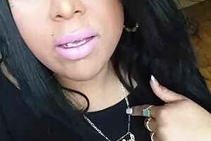 mmm, that milf lesbian kiss is so hot