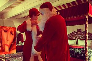 Granny Carmen fucks with double vibrator