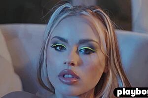 i love watching anna claire clouds show her big ass naked