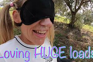 MILF reçoit une éjac faciale intense dans son nouveau bikini !