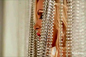 Big Boobs PAWG Nikki Benz Dances, Rubs Tits!