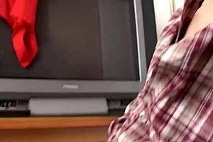 Intense erotic blowjob swap at European house