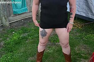filthy kiwi mature milf pisses at campground... campers around