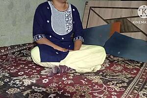 Indian desi girl enjoys steamy car chudai