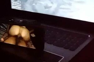 Melhor Porno: Esposa Brasileira Fodida por Dois e Chupando ao Mesmo Tempo  