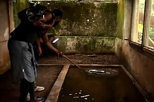 Footballer Meets Mature Woman in African Tourist Park for Quick Public Fuck!