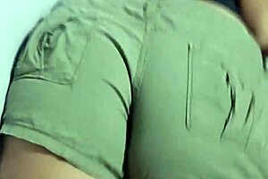 Housewife's juicy pussy drips as the old man sensually dives into her muff