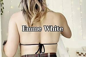 bubbly ass milf outdoor quickie.