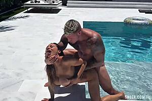 Filoufitt and Essie Gotback Bang Hard in Public with Huge Cumshot