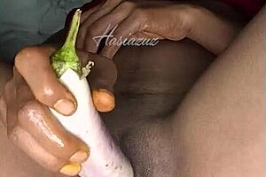 Indian Teen Uses Vegetable For Fingering And Spicy Lick