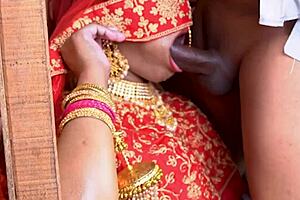 इंडियन हॉट स्टेपमॉम क्विक देसी चुदाई के लिए नीचे उतरी हिंदी XXX रोलप्ले में