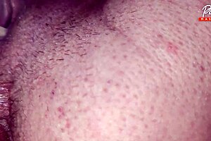 Noche de Halloween Joven Esposa Folle al Guardia de Seguridad