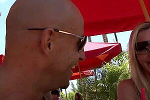 lysa demarco, blonde mature mom, gets fucked by barry scott