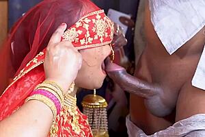 इंडियन हॉट स्टेपमॉम क्विक देसी चुदाई के लिए नीचे उतरी हिंदी XXX रोलप्ले में