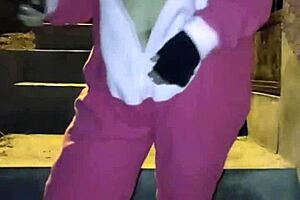 Acosando a madura venezolana culona en las calles de lima disfrazada de la novia de stitch anal - parte 1!