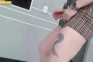 Albina E Morena Rabuda Rebolando Gostoso Dançando Funk De Quatro Peladinhas Encima Do Meu Carro E Cheia De Tesão.