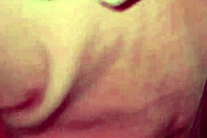 Acosando a madura venezolana culona en las calles de lima disfrazada de la novia de stitch anal - parte 1!