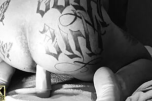 I, famous singer, take it in pussy with huge toy