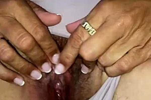 lil 18+ afternoon pussy lickin for me.