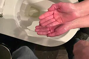 i keep his dick when he pees and wash hands in pissing