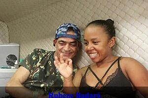 o velho pauzudo arromba a buceta da aninha no motorhome