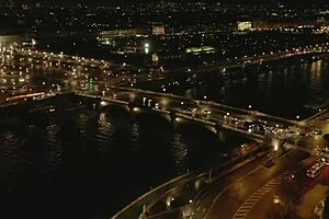 Yenifer d�esse latina qui aime lanal