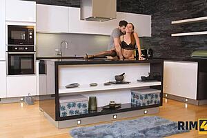 RIM4K HUBBY FORGETS MONEY AND GIRL PAYS HANDYMAN BY SEX