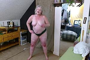 dawnskye1962 delivers kisses and verbal humiliation in roleplay for maliek