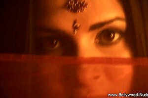 watch this beautiful indian milf dancing solo in a captivating performance