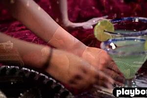 What Do You Think of This Cougar Babe Posing Naked and Sexy?