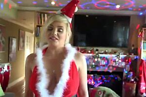 Mature holiday escort with big ass and tits serves as house warming gift in high definition