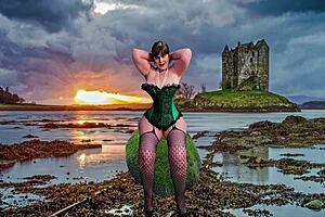 In dieser Geschichte saugt Oma Highlander Schwanz wie eine ewige Schlampe