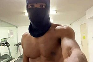 Muscular bodybuilder works biceps for lifting ladies in public California sex