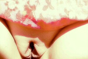 Mature cougar flashes her huge cunt and big pussy lips in exhibitionist scene