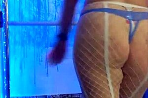 Watch Steffi Butterfly dance with her pussy!