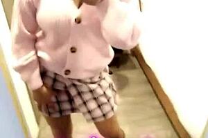 Sexo y masturbación muuuuuy rico, the latina housewife riding her husband hard.