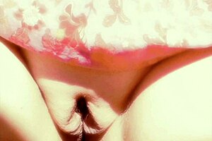 Mature cougar flashes her huge cunt and big pussy lips in exhibitionist scene